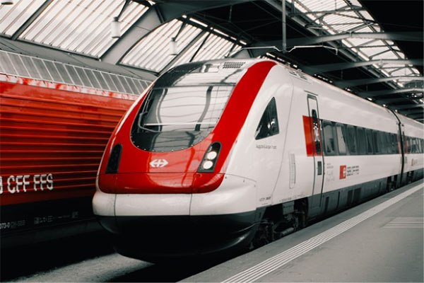 再生復合材料引領(lǐng)鐵路交通綠色革新